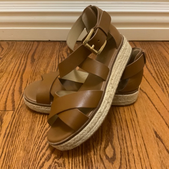 Shoes - Picture 6 of 9